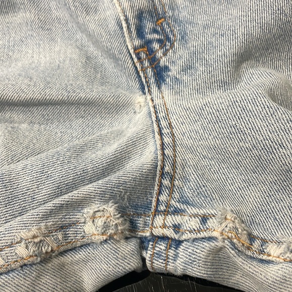 Vintage Levi's 550 16 Regular S Light Wash Relaxed Fit Tapered Leg Jeans - Picture 4 of 7